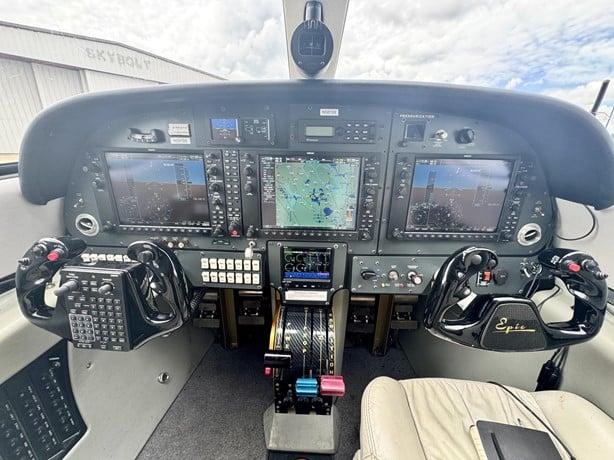 2009 EPIC LT Photo 4