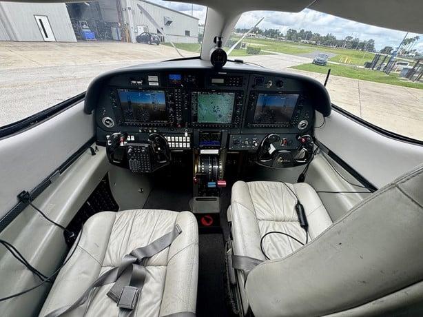 2009 EPIC LT Photo 5