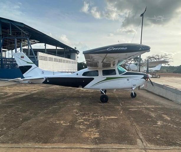 1973 CESSNA TURBO 210L Photo 2