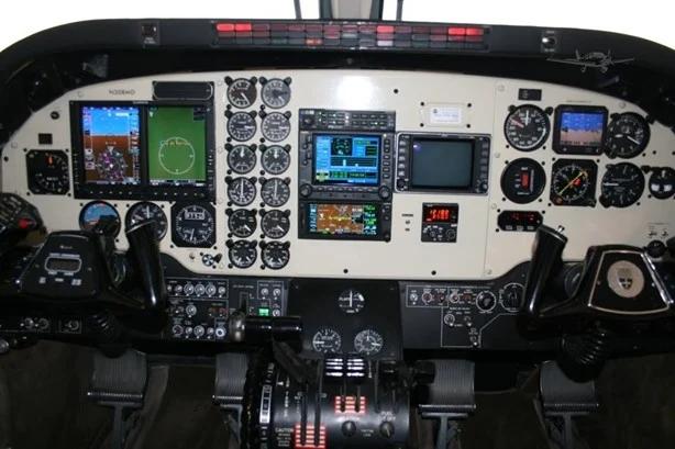 1990 BEECHCRAFT KING AIR C90A Photo 4