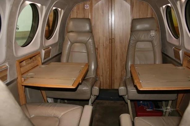 1990 BEECHCRAFT KING AIR C90A Photo 3