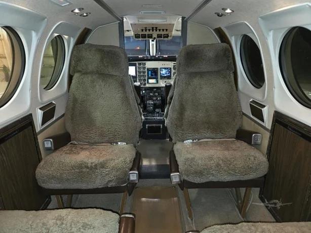 1984 BEECHCRAFT KING AIR C90A Photo 3