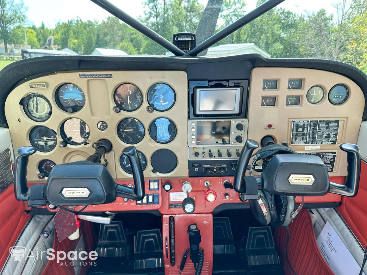 1975 Cessna 172M Photo 4
