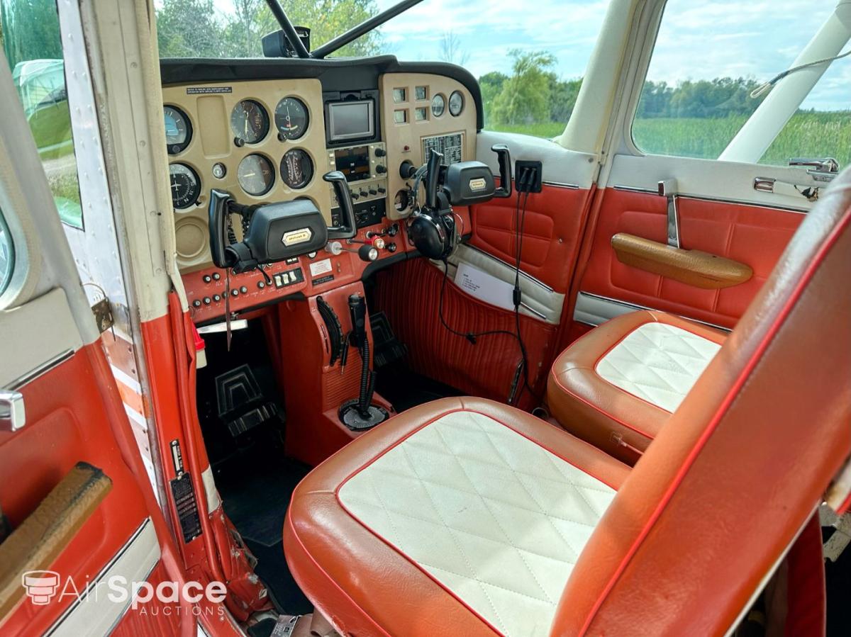 1975 Cessna 172M Photo 7