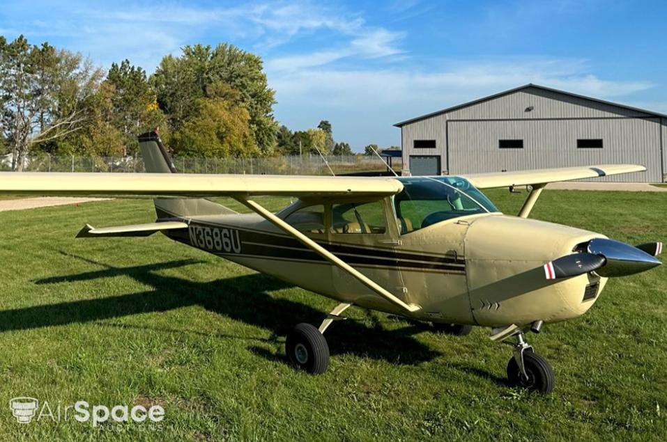 1963 Cessna 182G Photo 2