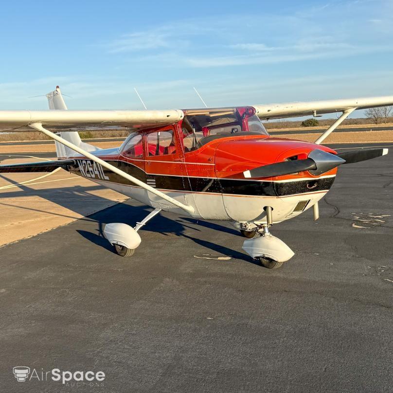 1967 Cessna 172H Photo 2