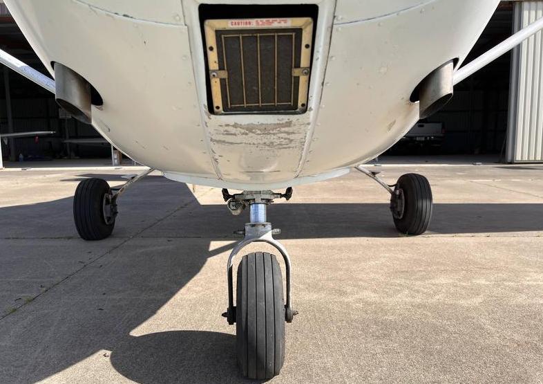 Cessna 172 Skyhawk Photo 5