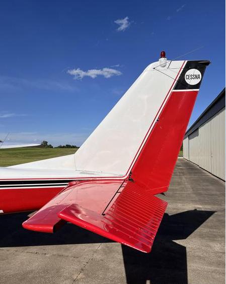 Cessna 172 Skyhawk Photo 6