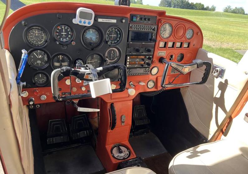 Cessna 172 Skyhawk Photo 4