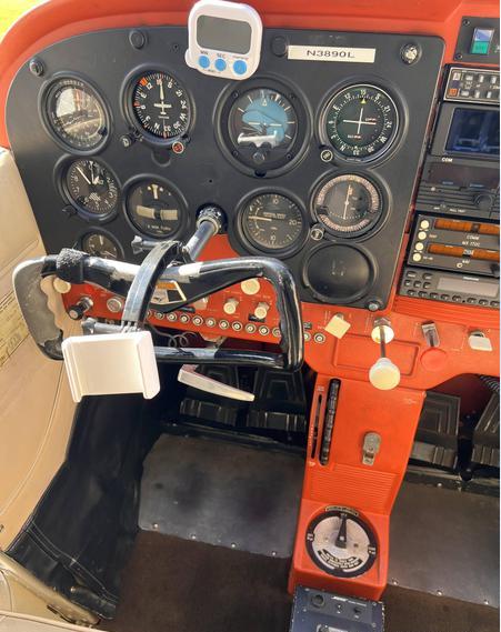Cessna 172 Skyhawk Photo 6