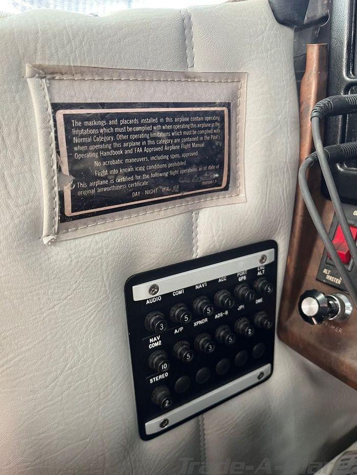 1979 CESSNA TR182RG SKYLANE Photo 2