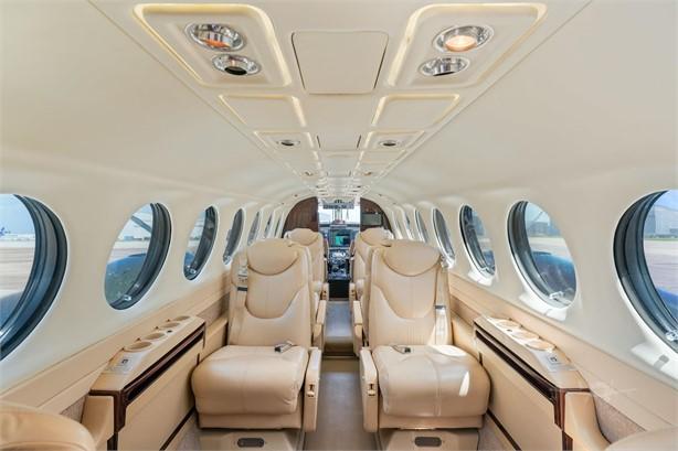2000 BEECHCRAFT KING AIR 350 Photo 3