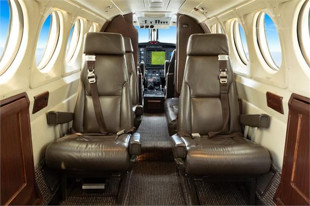 1990 BEECHCRAFT KING AIR B200 Photo 3