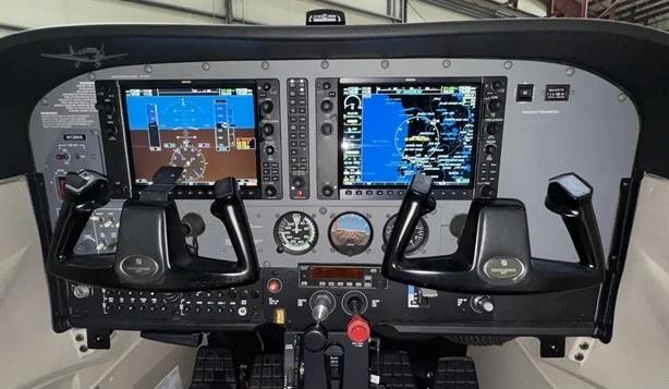 2005 CESSNA 172S SKYHAWK SP Photo 3