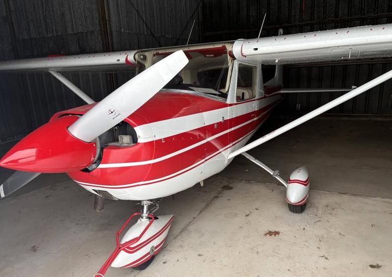 Cessna 150E Photo 3