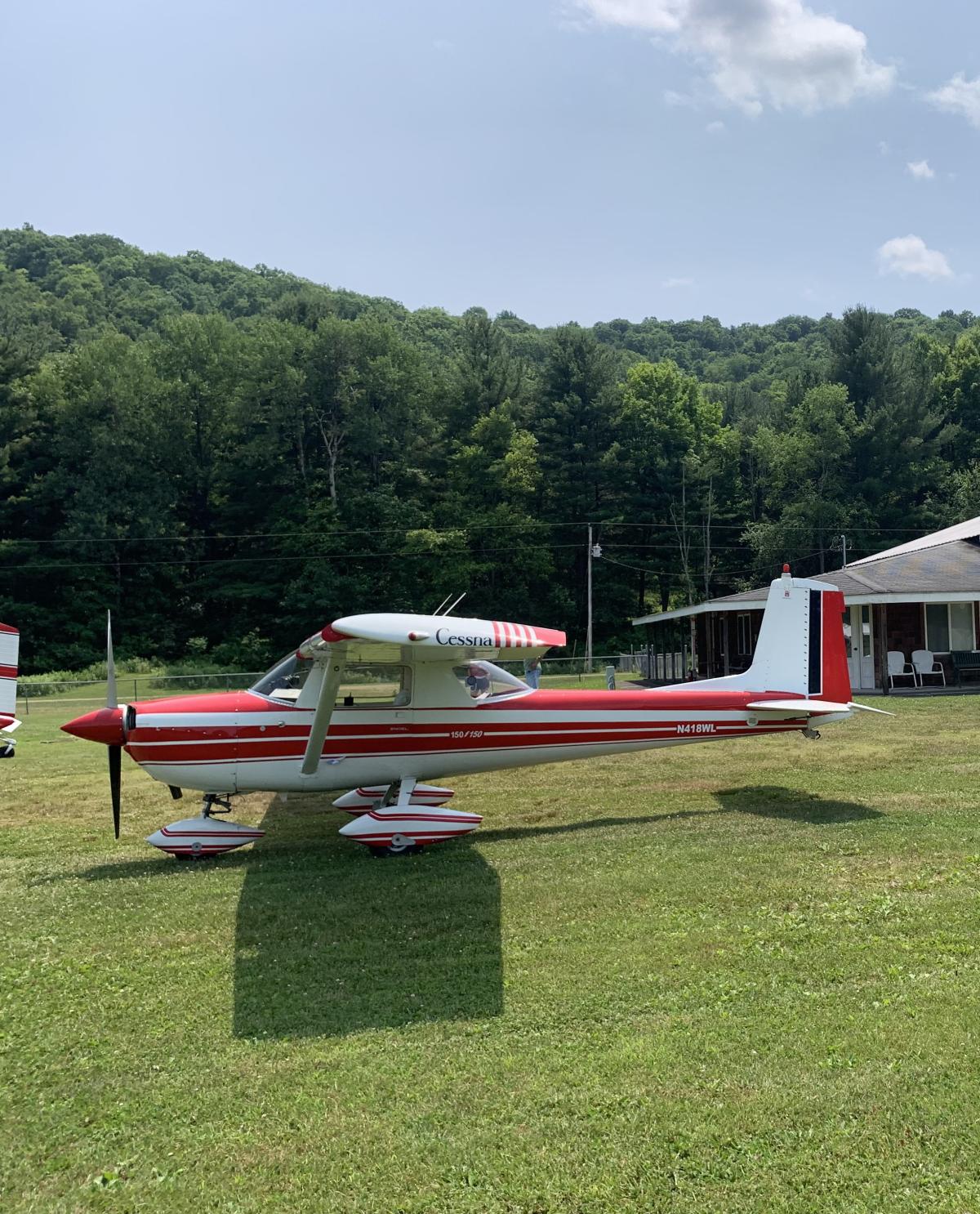 Cessna 150E Banner Towing Photo 2
