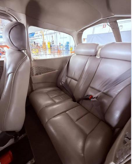 2000 Cessna 172S Photo 6