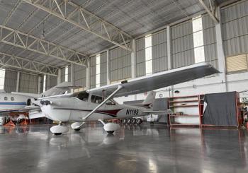 2000 Cessna 172S for sale - AircraftDealer.com