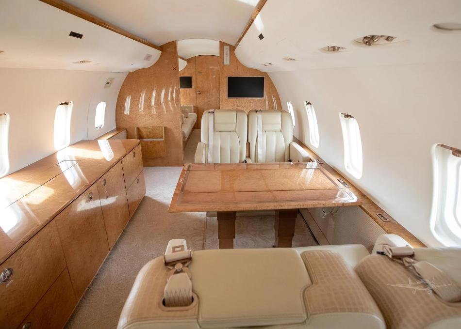 2009 BOMBARDIER CHALLENGER 850ER Photo 4