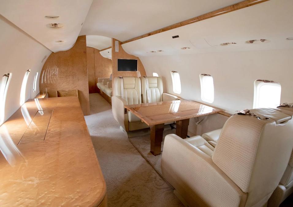 2009 BOMBARDIER CHALLENGER 850ER Photo 5
