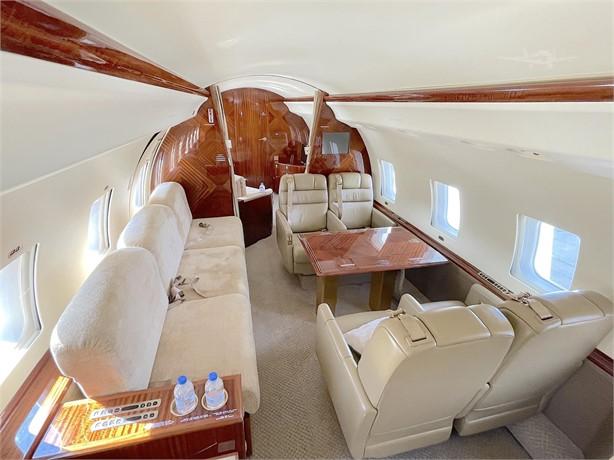 2001 BOMBARDIER GLOBAL EXPRESS Photo 4