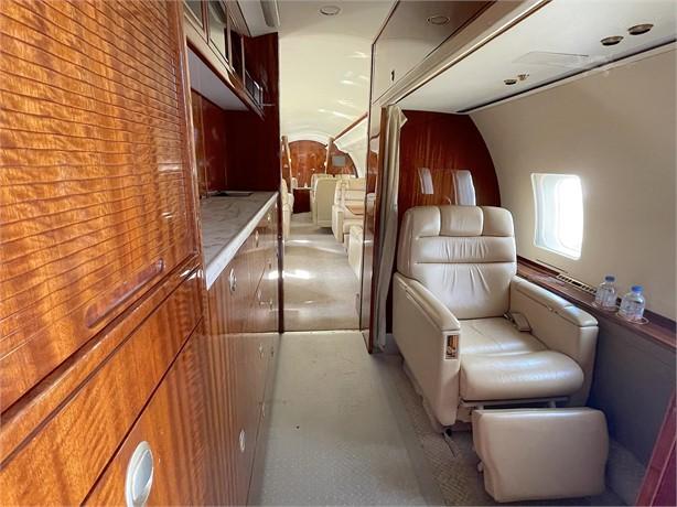 2001 BOMBARDIER GLOBAL EXPRESS Photo 2