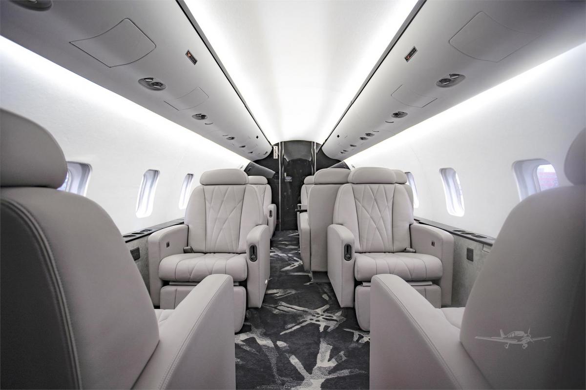 1997 BOMBARDIER CHALLENGER 850ER Photo 3
