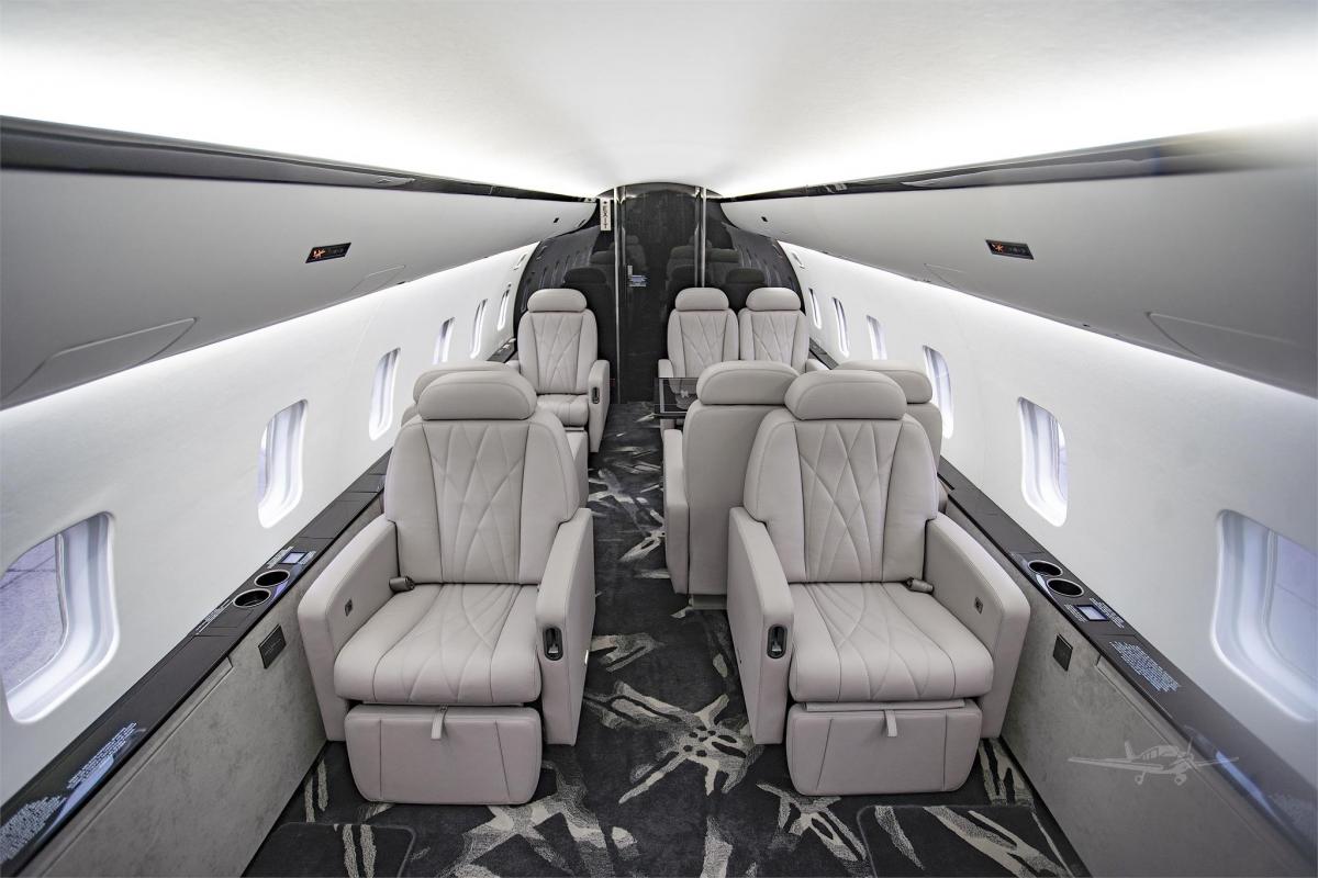 1997 BOMBARDIER CHALLENGER 850ER Photo 4