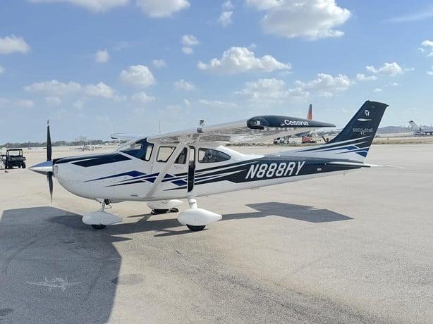 2025 CESSNA TURBO 182T SKYLANE Photo 2