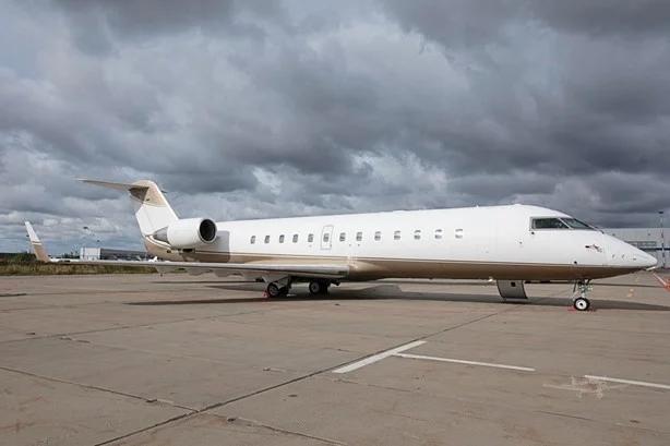2009 BOMBARDIER CHALLENGER 850ER Photo 2