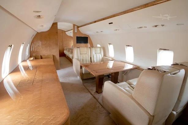 2009 BOMBARDIER CHALLENGER 850ER Photo 5