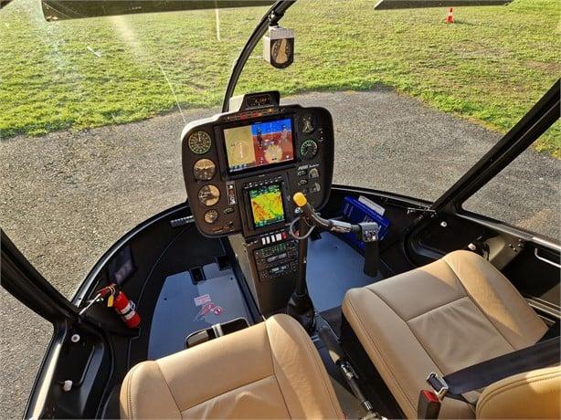 2020 ROBINSON R66 Photo 4