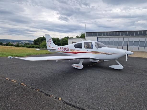 2005 CIRRUS SR22-G2 Photo 2