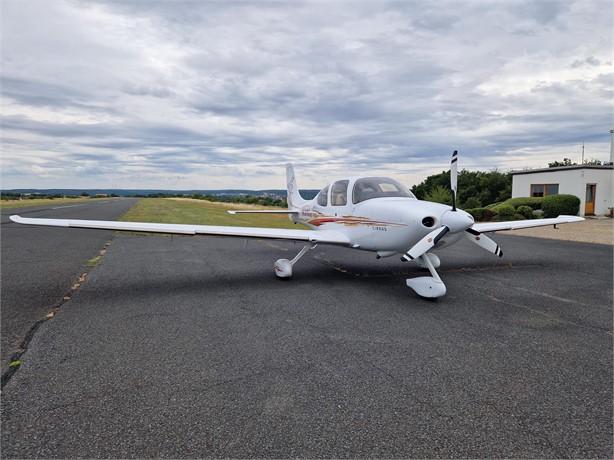 2005 CIRRUS SR22-G2 Photo 3