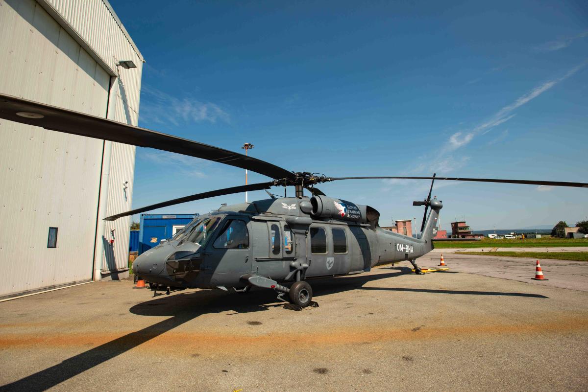 Sikorsky UH-60 Photo 2
