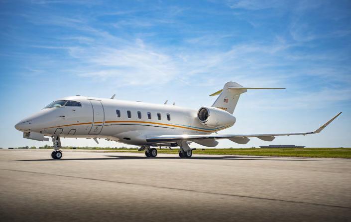 2016 Bombardier Challenger 350 Photo 2