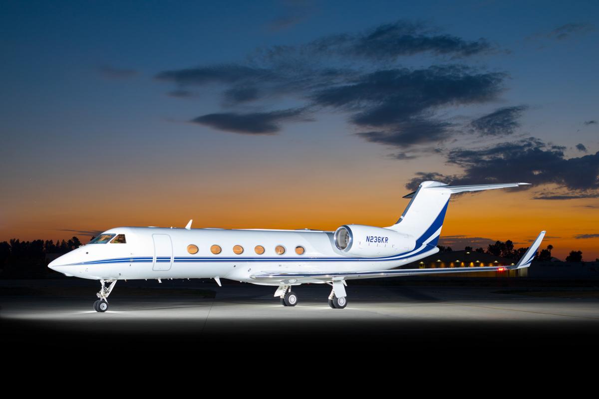 2011 Gulfstream G450 Photo 2