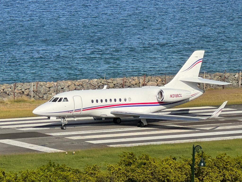 2005 Dassault Falcon 2000LX Photo 2