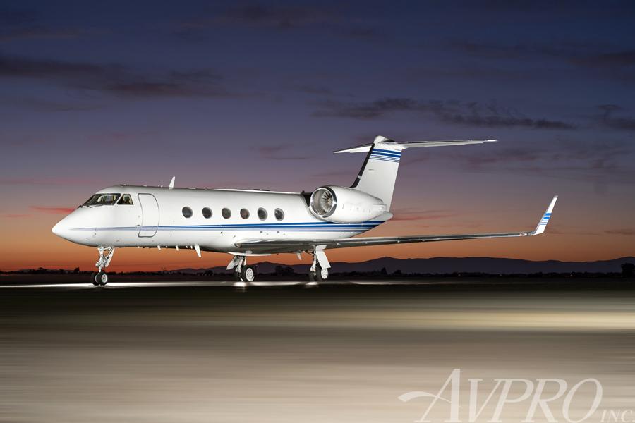 1990 Gulfstream IV Photo 2