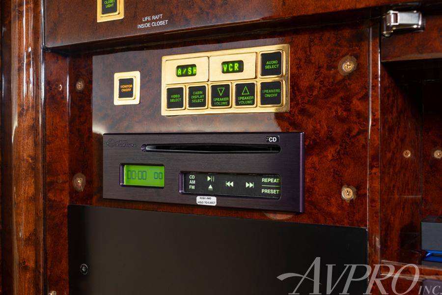 2003 Dassault Falcon 2000 Photo 2