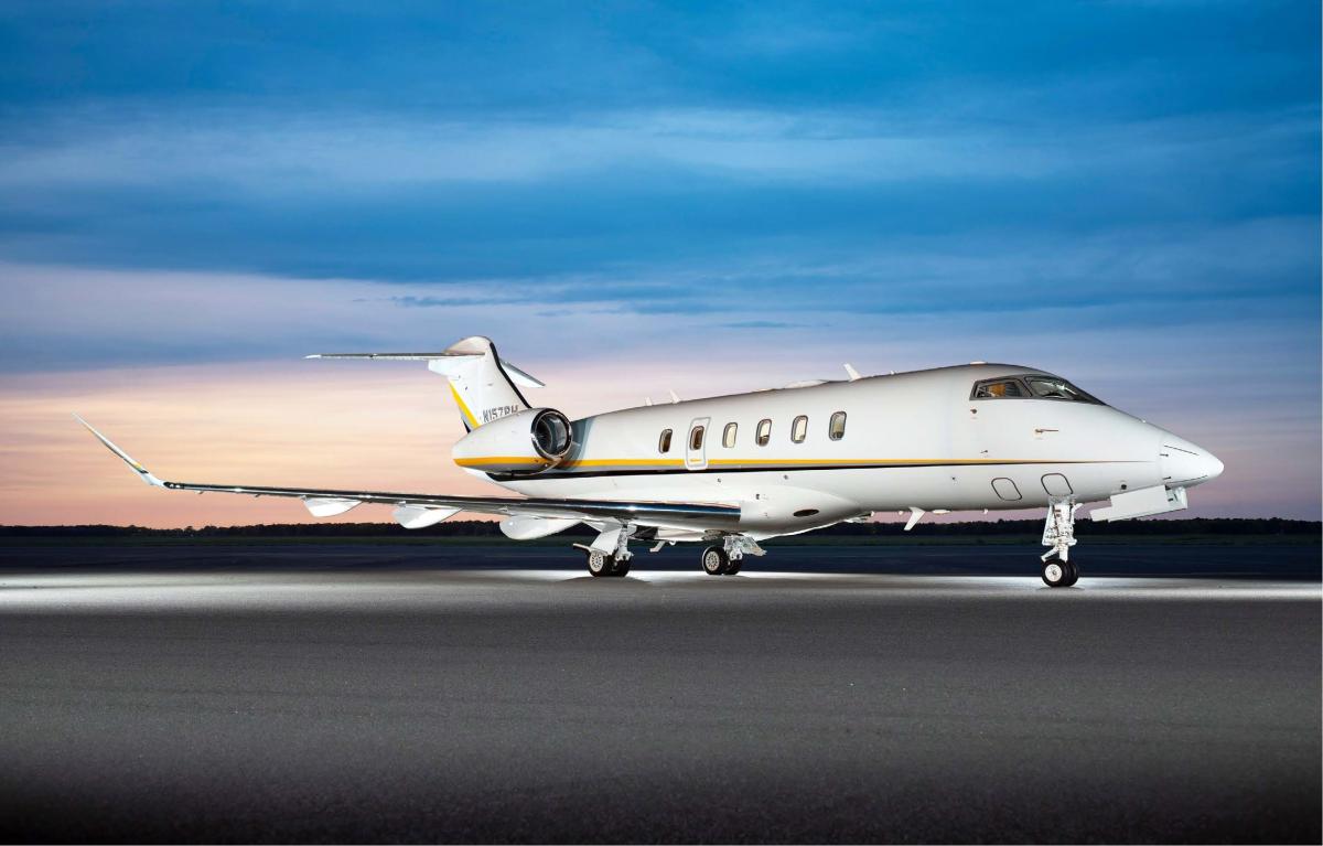 2017 Bombardier Challenger 350 Photo 2