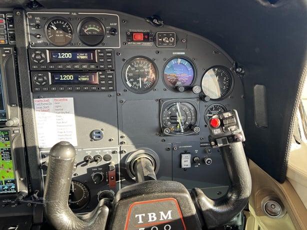 1991 SOCATA TBM 700 Photo 2