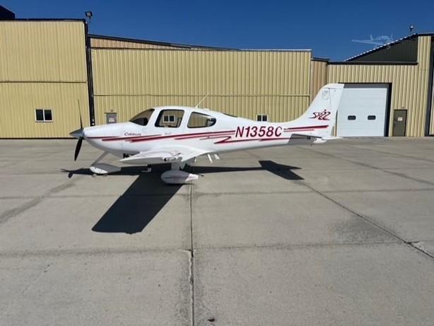 2003 CIRRUS SR22 Photo 2