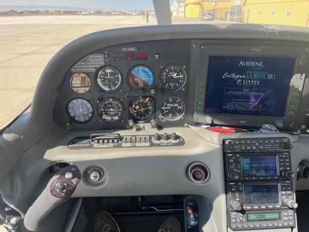 2003 CIRRUS SR22 Photo 4