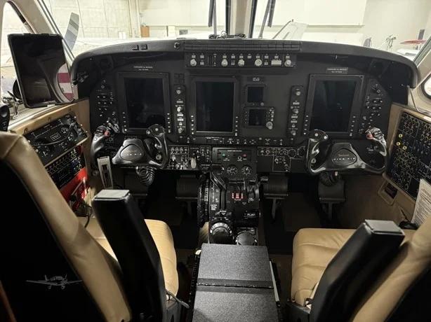 2013 BEECHCRAFT KING AIR C90GTX Photo 3