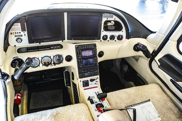 2008 CIRRUS SR22-G3 TURBO Photo 2