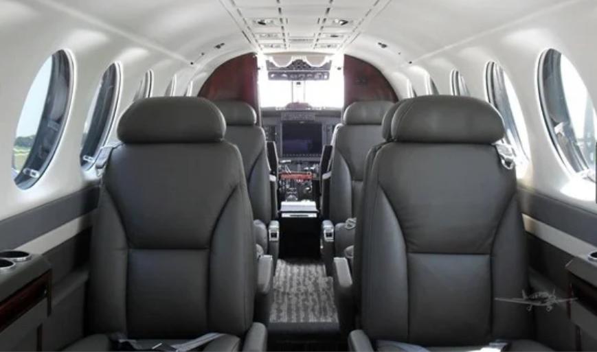 2003 BEECHCRAFT KING AIR 350 Photo 3