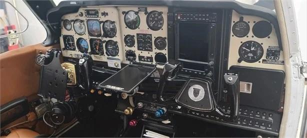 1980 BEECHCRAFT F33A BONANZA Photo 4