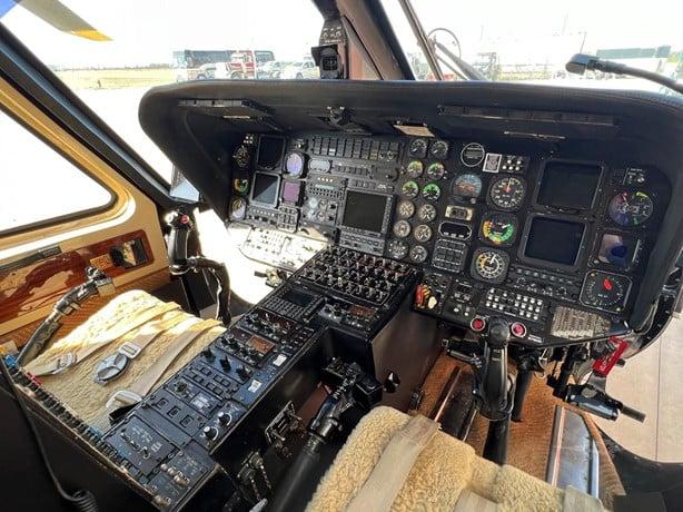 1989 SIKORSKY S-76B Photo 3