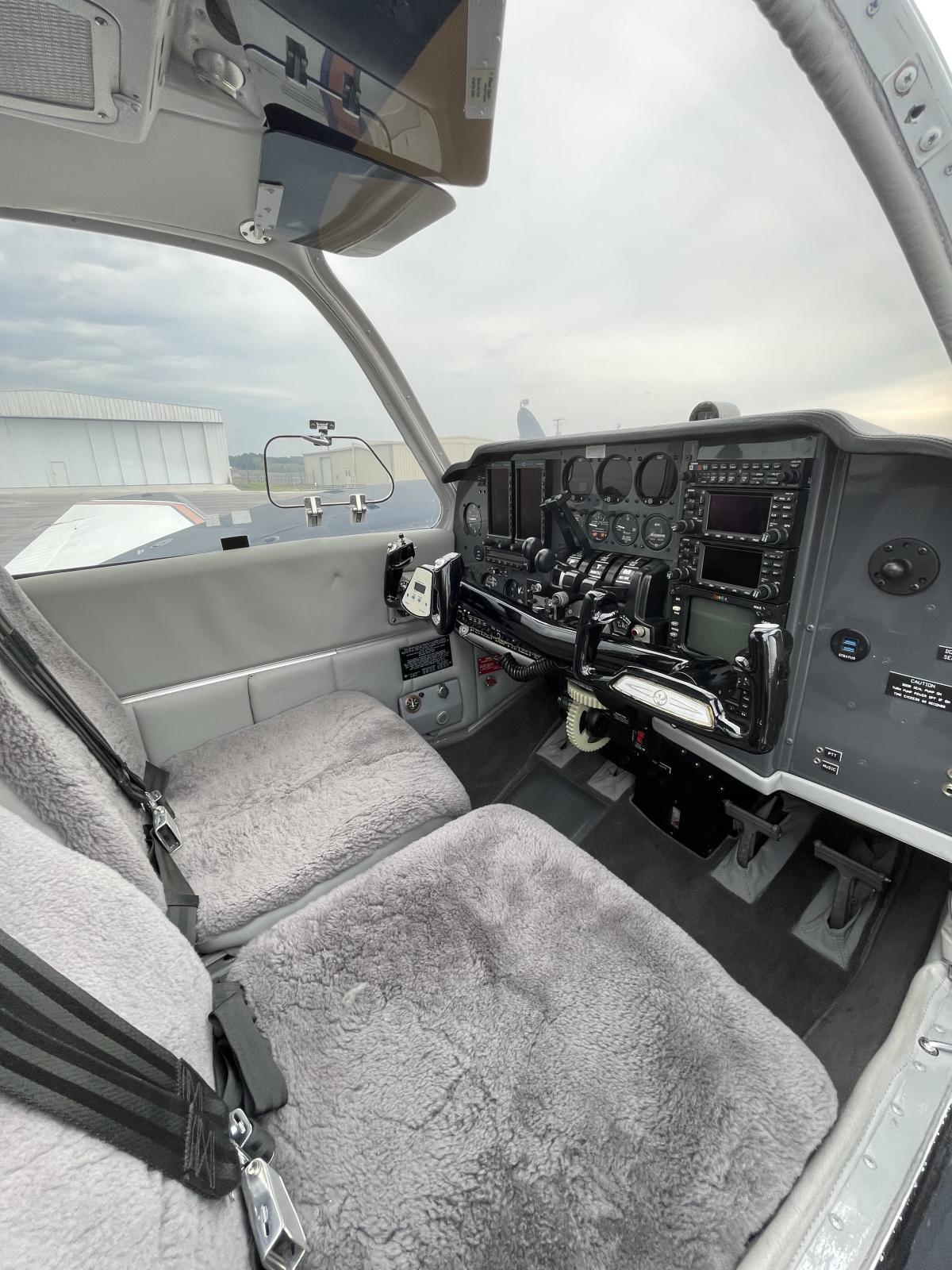 1967 Beechcraft Baron 56TC Photo 7